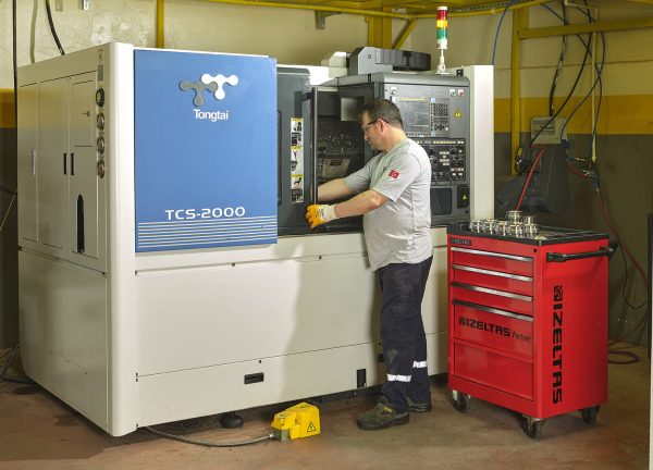TONGTAI TOPPER TCS-2000 CNC LATHE